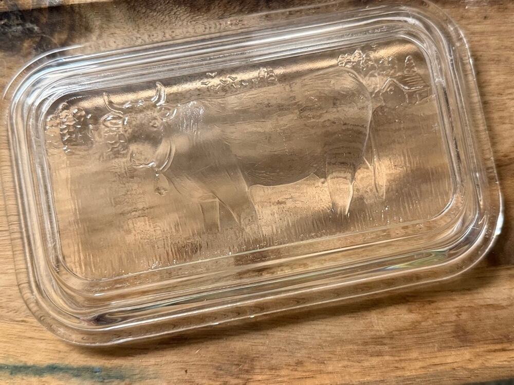 ARCOROC BUTTER DISH LID MADE IN FRANCE CLEAR GLASS RAISED COW DESIGN VTG * Read